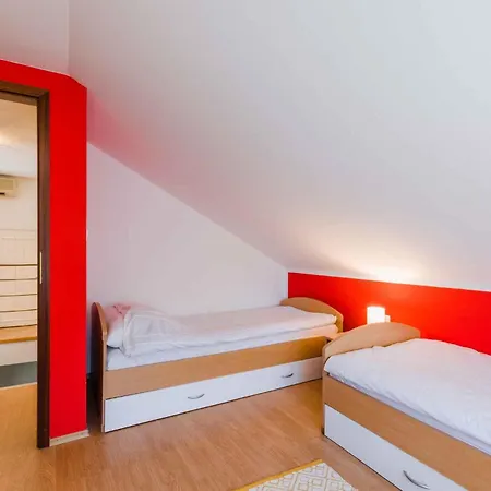 In 39518 * 布里比尔